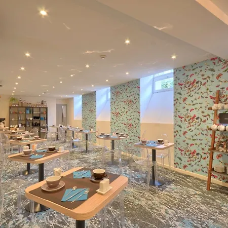 Western Urban Hotel 3*