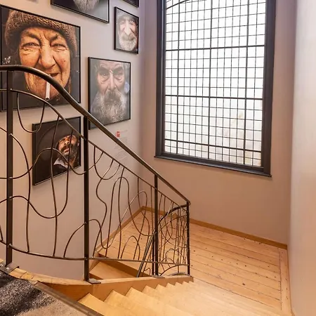 Western Urban ליל