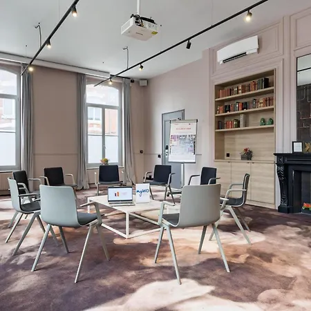 Western Urban מלון