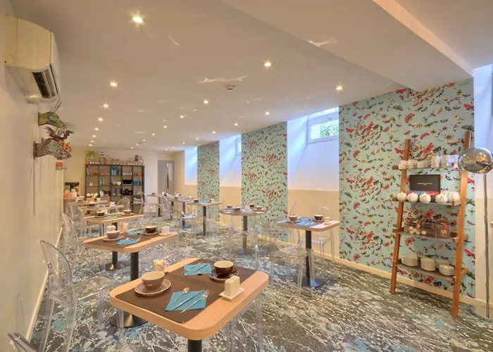 Western Urban Hotel 3*