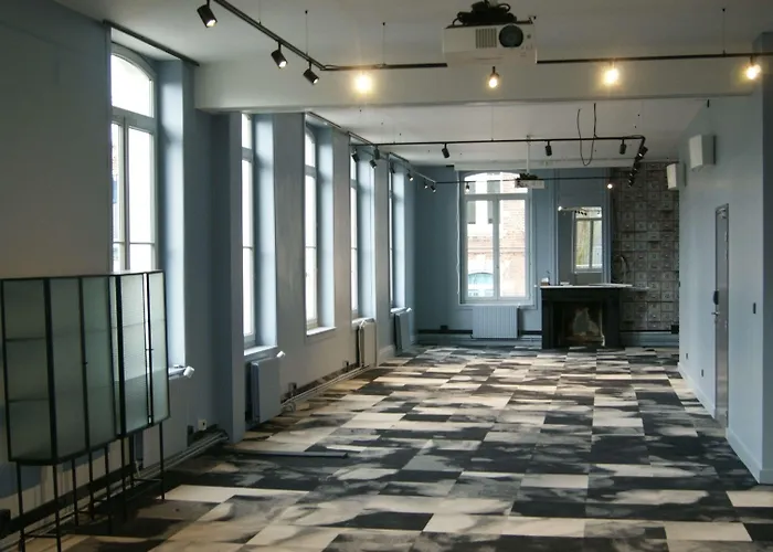 Western Urban Hotel 3*