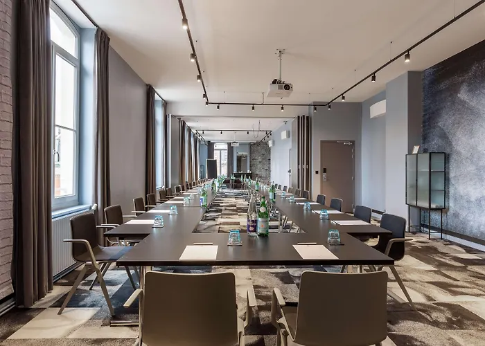 Western Urban Hotel 3*